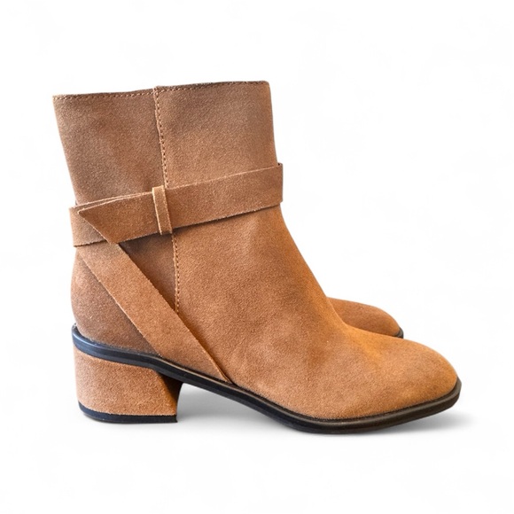 NEW Dolce Vita Camel Suede Ankle Booties - Picture 1 of 10
